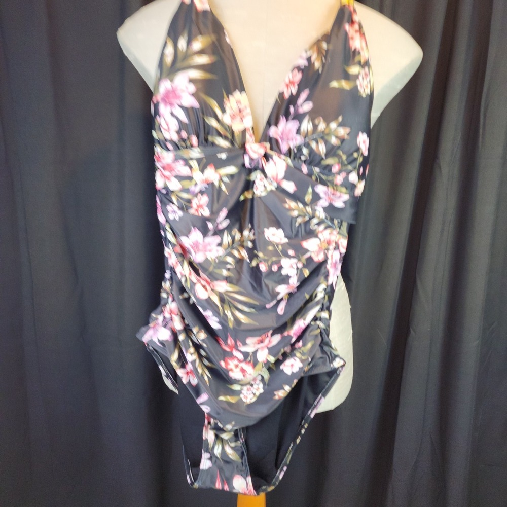 Aqua Even Womans Swimsuit New Size Large Floral Black‎